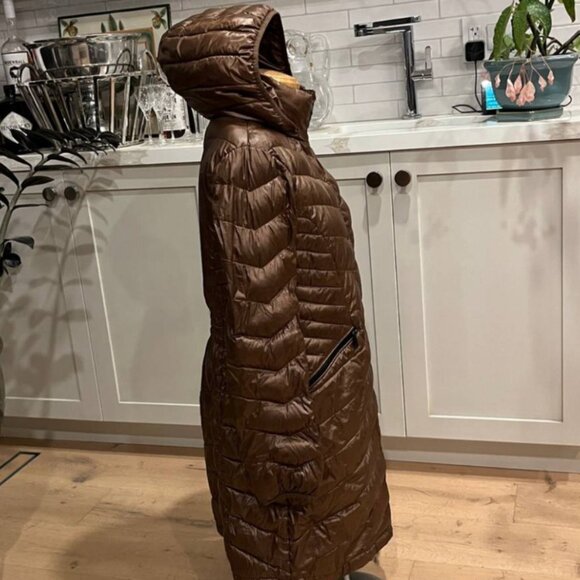 Andrew Marc 650 Fill Down Packable Puffer with Removable Hood - Size Large - Picture 5 of 10